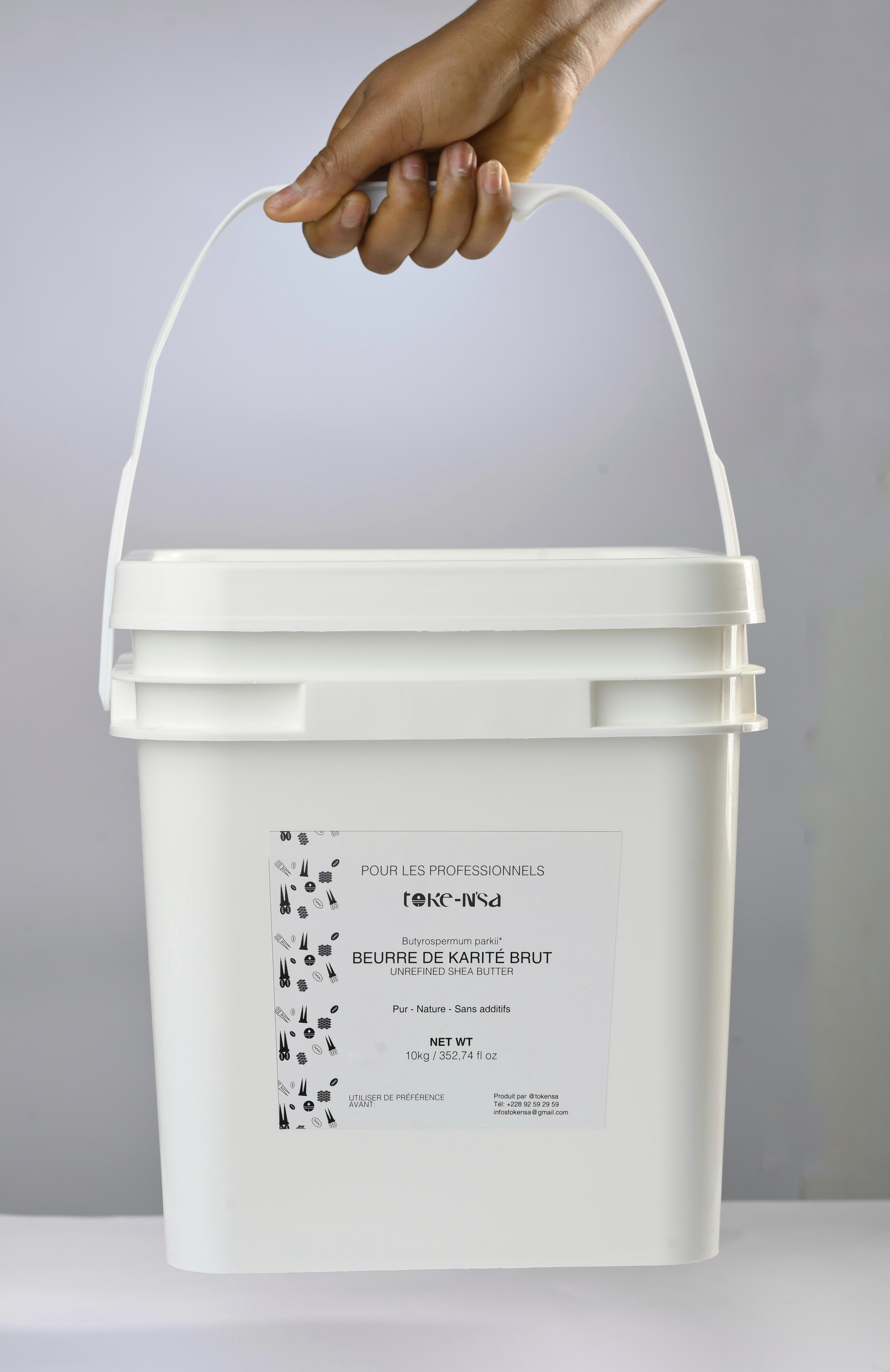 beurre de karité brut, naturel en vrac de la marque togolaise Tokè-n'sa. Disponible en 5kg, 10kg, 25kg